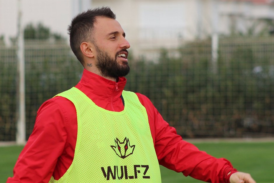 Emre Çolak'ın Yeni Takımı Herkesi Şaşırttı 1 emre colak 2